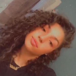 Meet your Posher, Isabella